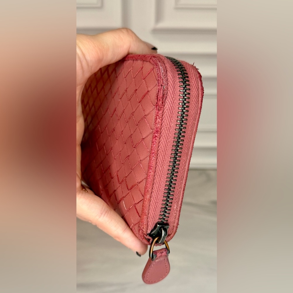 Bottega Veneta Dusty Rose Intrecciato Leather Long Zip Wallet | Full Inclusion - Picture 7 of 14
